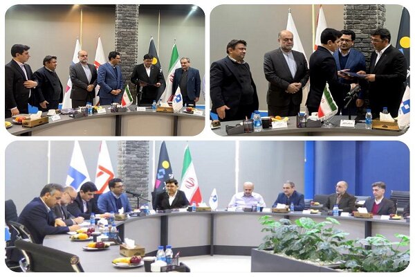 قطار تغییرات بانک مسکن در ایستگاه ناواکو|سربیل